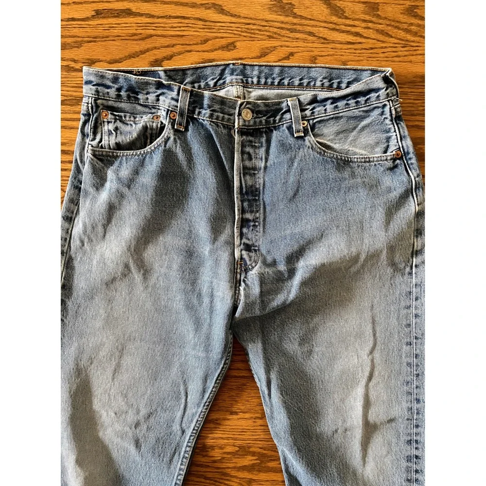 VTG Levis 501 Light Wash Straight Leg Button Fly Jeans USA 38x34 (Actual:36x33)